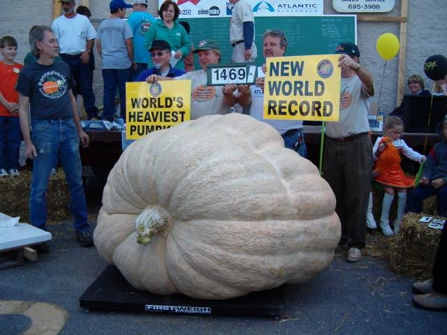  2005 - Larry Checkon and his 1469 pound World Record!